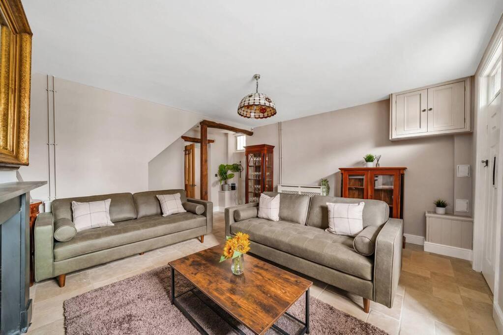 Fox Cottage, Within 5 Min Walk Of Bicester Village 外观 照片