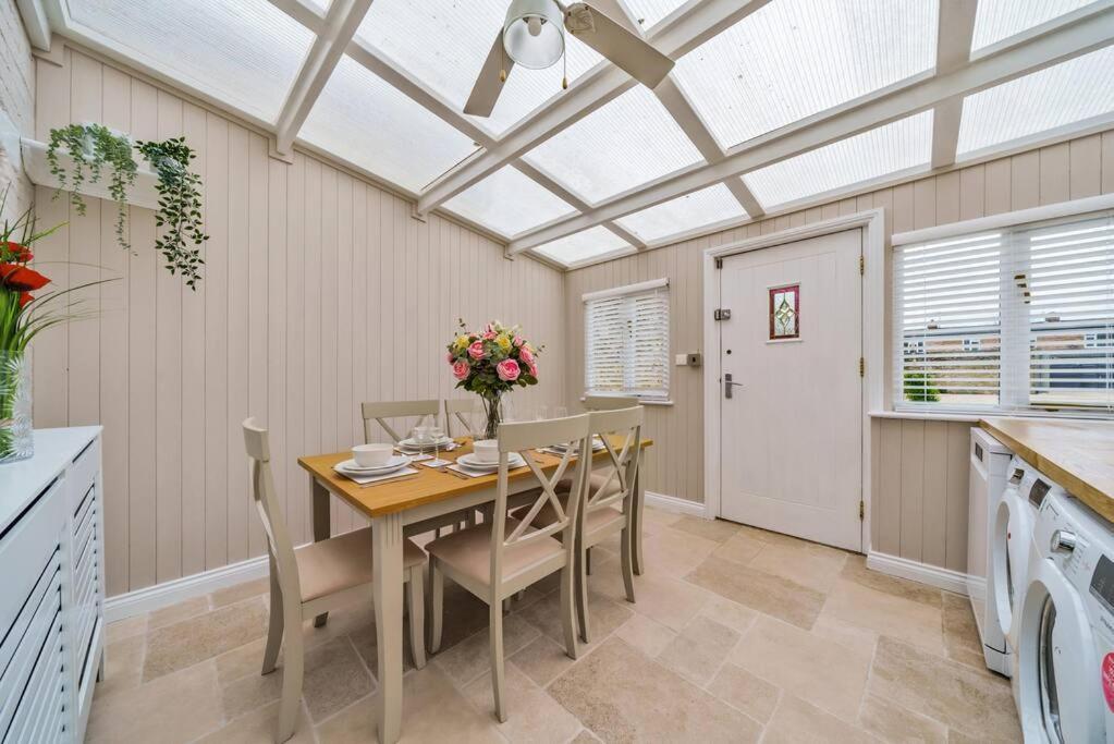 Fox Cottage, Within 5 Min Walk Of Bicester Village 外观 照片