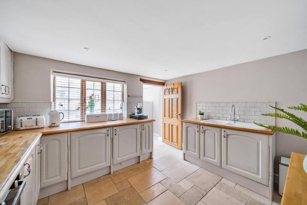 Fox Cottage, Within 5 Min Walk Of Bicester Village 外观 照片